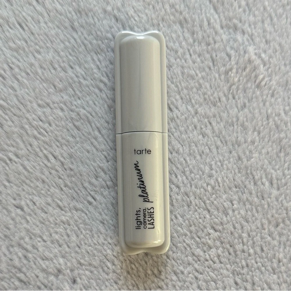 5/$25 🎆 NEW Mini tarte Lights, Camera, Lashes Platinum Mascara 0.07 oz - Picture 1 of 1